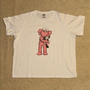 KAWS x Uniqlo UT Pink BFF Hugging Companion T-Shirt White XXL